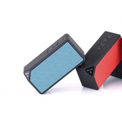 altavoz-bluetooth-prisma-rojo-coolbox-1.jpg